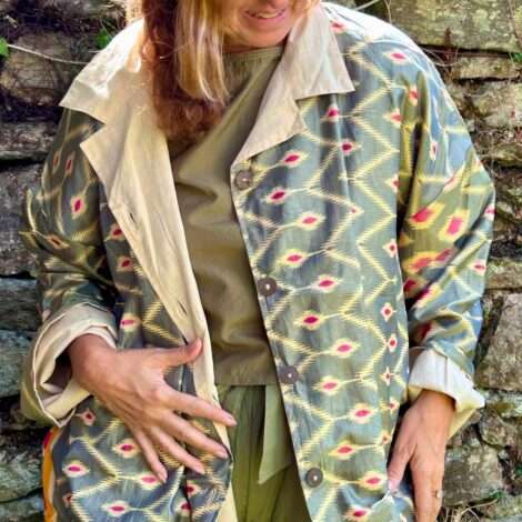 Chaqueta seda botones