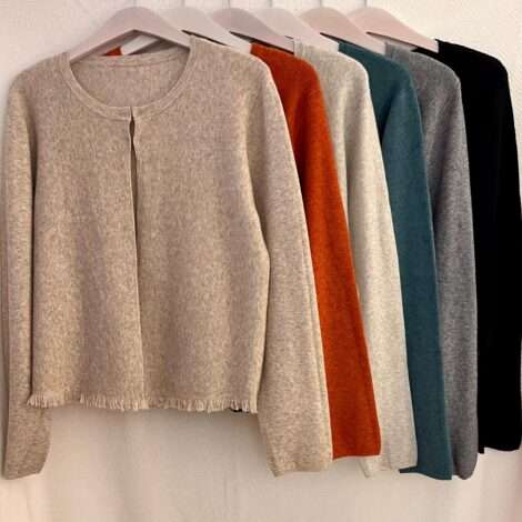 Chaqueta punto flecos