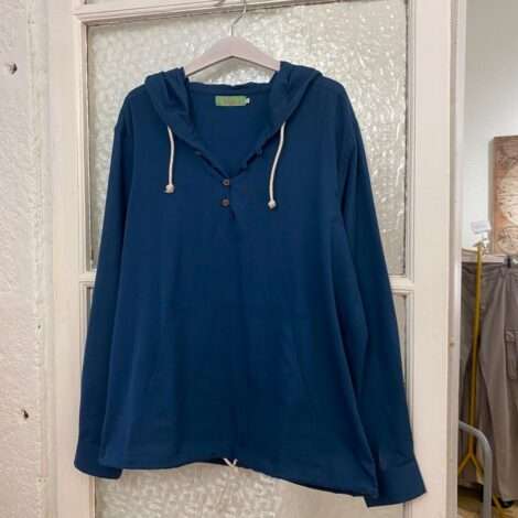 Camisa capucha