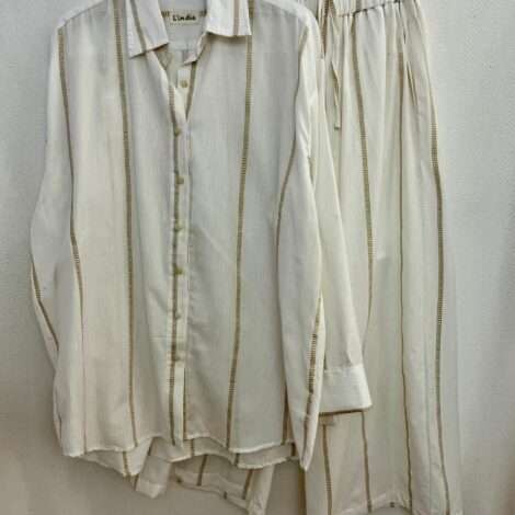 Conjunto blanco raya