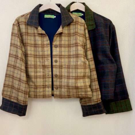 Chaqueta cuadros corta