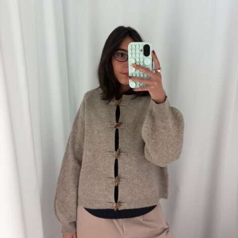 Chaqueta punto botones madera