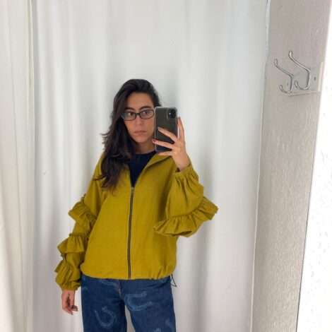 Chaqueta cremallera volantes